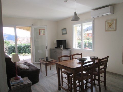 Salle à manger du T2